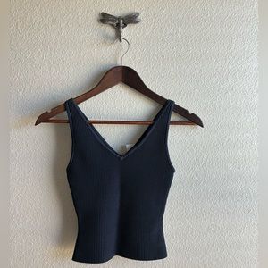 NWT Aritzia Sculpt Knit V-Neck Tank